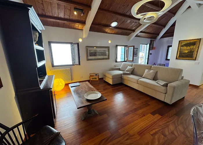 Domus Colosseum, Detached House Just Few Steps From The Colosseum Chalet