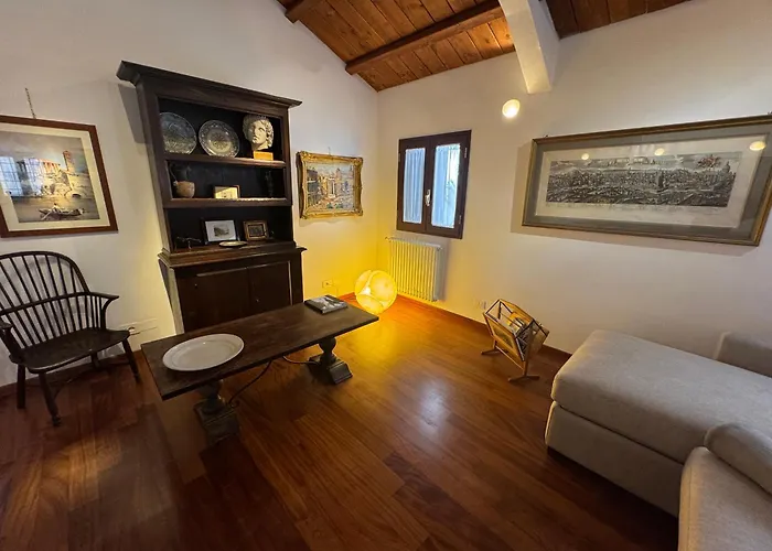 Domus Colosseum, Detached House Just Few Steps From The Colosseum Chalet