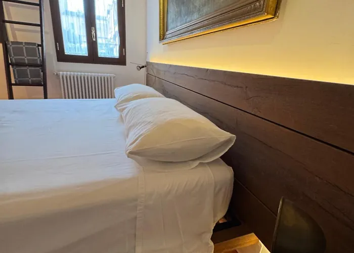 Chalet Domus Colosseum, Detached House Just Few Steps From The Colosseum *