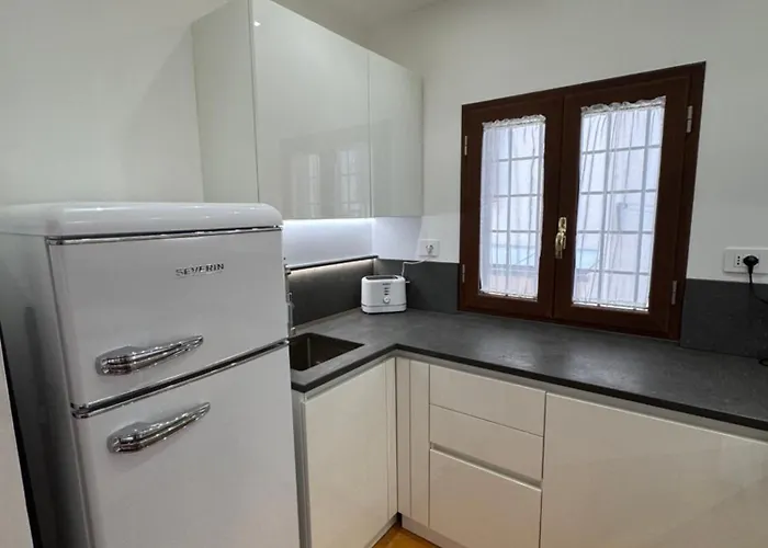 Chalet Domus Colosseum, Detached House Just Few Steps From The Colosseum *