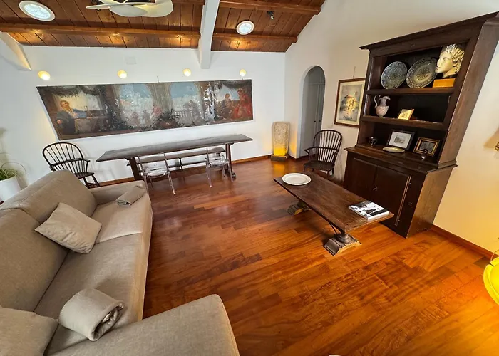 Domus Colosseum, Detached House Just Few Steps From The Colosseum Chalet Rome
