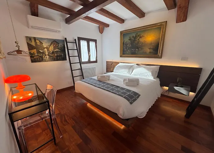 Domus Colosseum, Detached House Just Few Steps From The Colosseum Chalet Rome