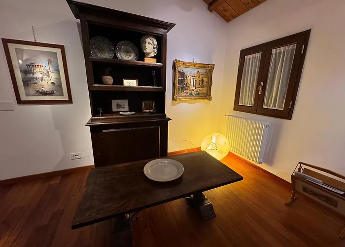 Domus Colosseum, Detached House Just Few Steps From The Colosseum