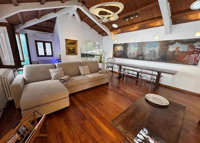 Chalet Domus Colosseum, Detached House Just Few Steps From The Colosseum