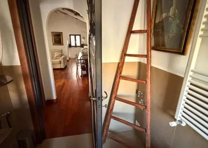 Domus Colosseum, Detached House Just Few Steps From The Colosseum Rome